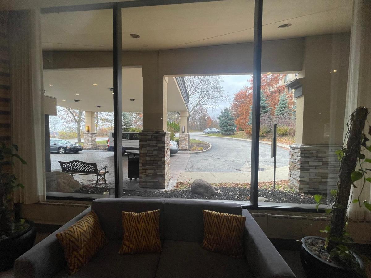 Ramada By Wyndham Cleveland Independence Hotel Exterior photo